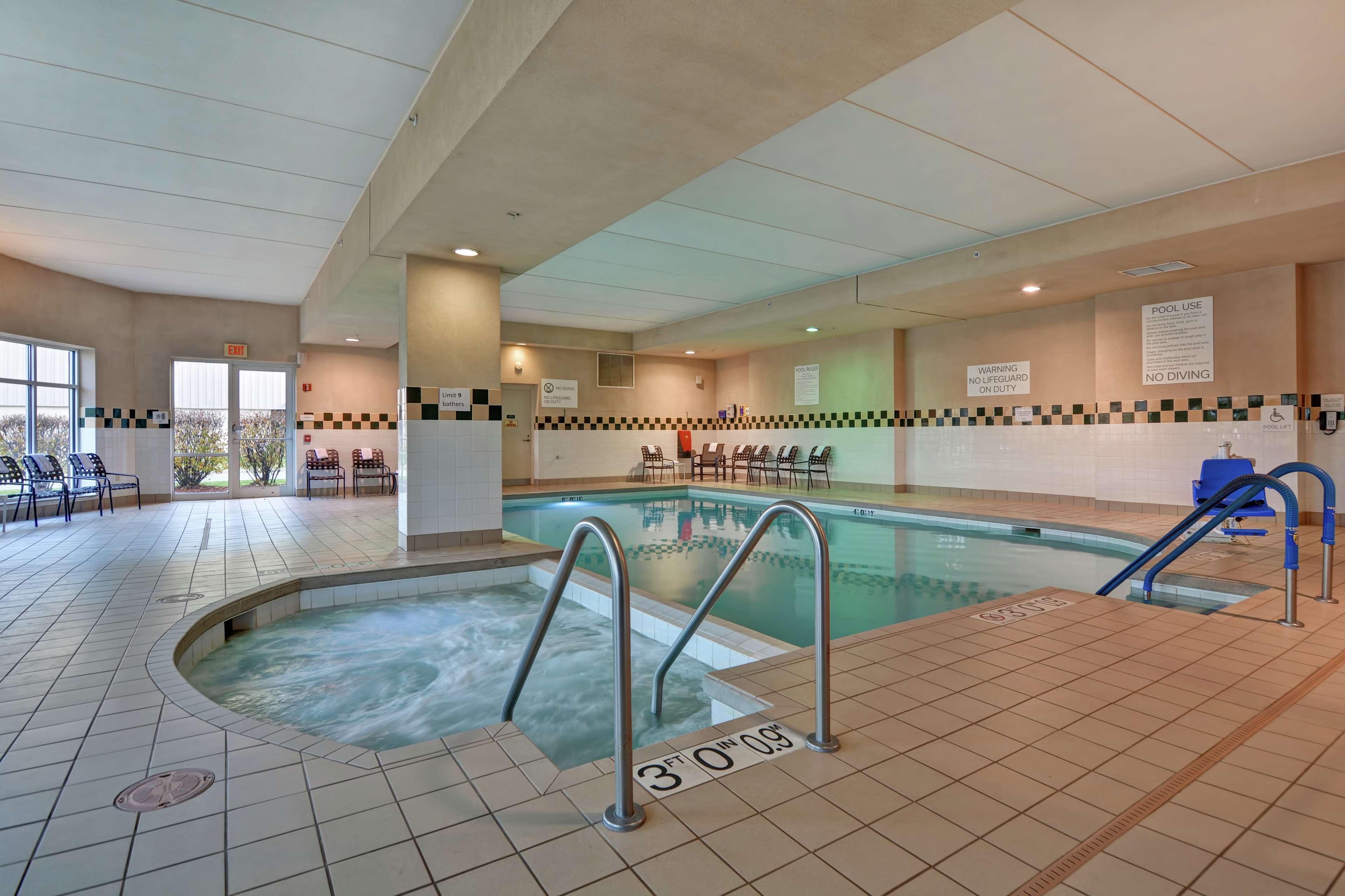 Hilton Garden Bay Hotel 3*