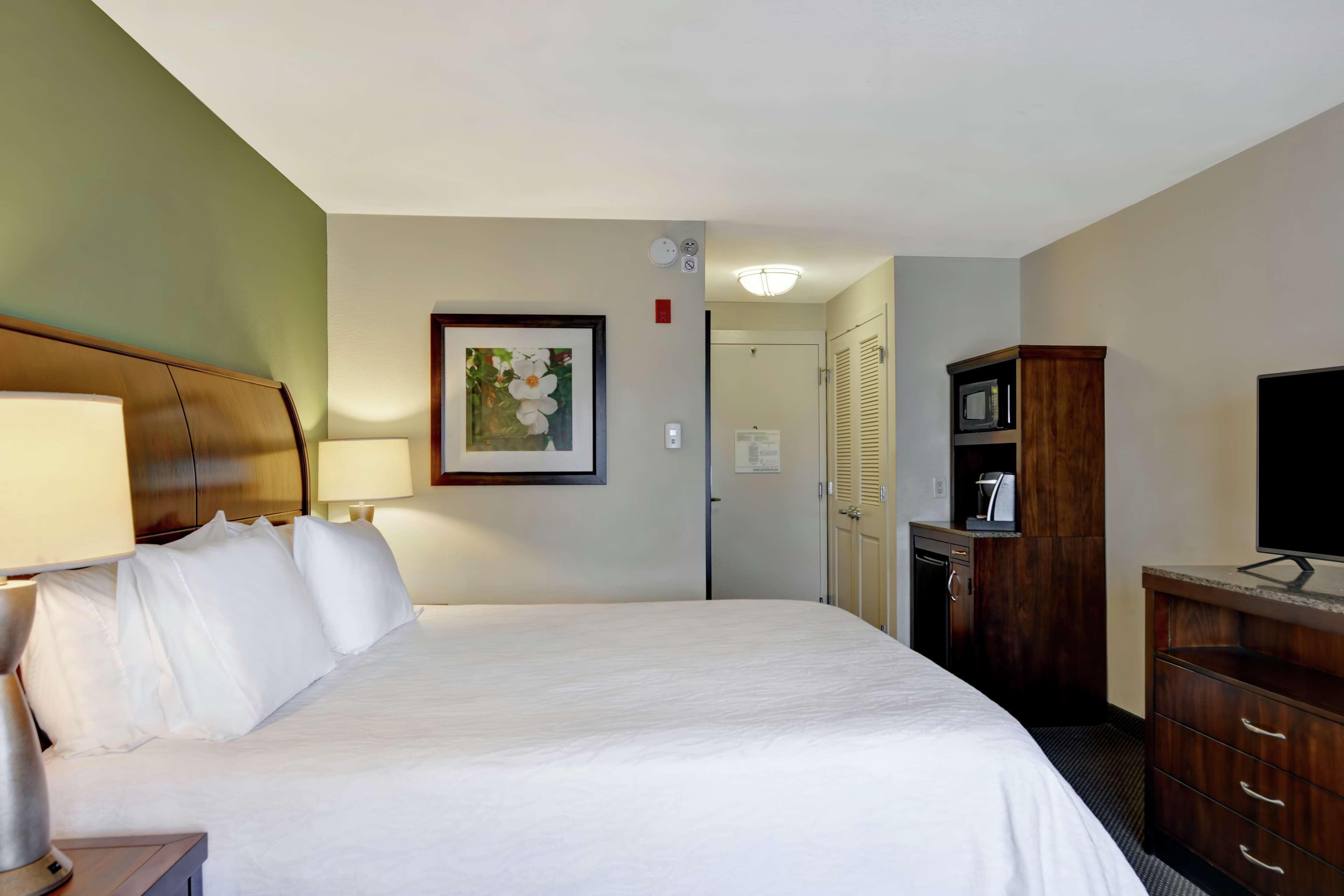 Hilton Garden Bay Hotel 3*